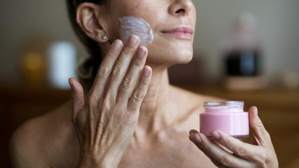 Finding Solutions with the Best Facial Moisturizer for Aging Skin 17 Finding Solutions with the Best Facial Moisturizer for Aging Skin What You Need to Know