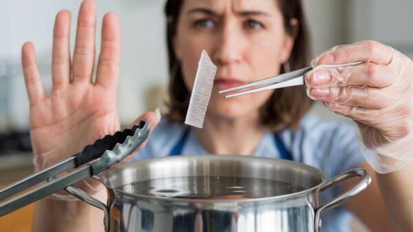 How to Get Fiberglass Out of Skin: Best Removal & Itch Relief Methods 12 How to Get Fiberglass Out of Skin